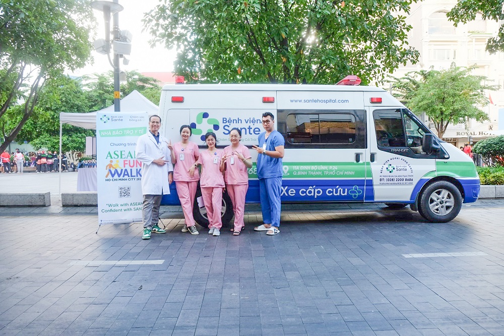 Bệnh viện Sante bảo trợ y tế chương trình đi bộ cùng lãnh sự quán Indo - 1