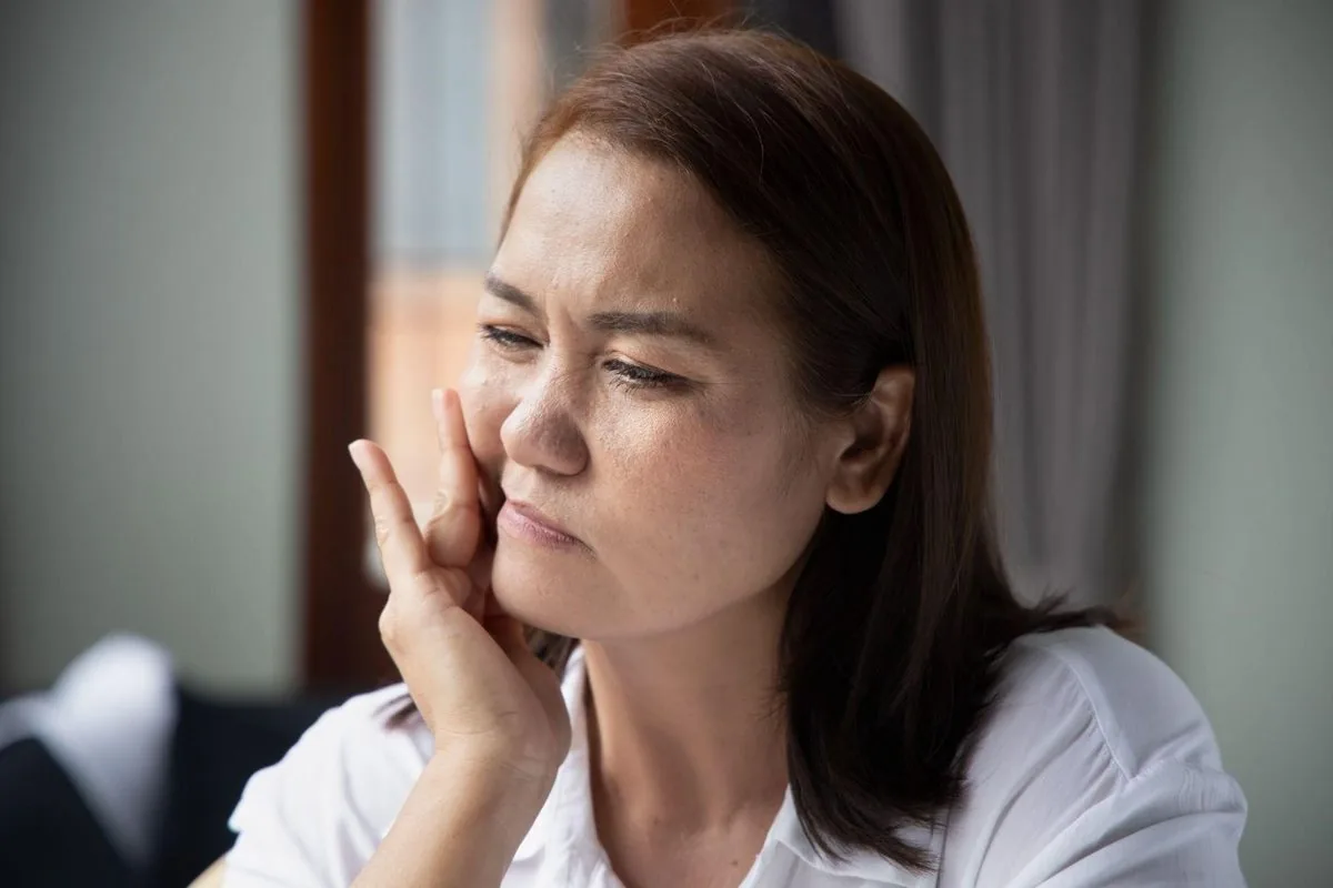 Peripheral facial nerve palsy (Bell's palsy), A CONDITION CAUSING FACIAL ASYMMETRY AND DEFORMITY - Image 3 - SANTE Hospital, Binh Thanh, HCMC Peripheral facial nerve palsy (Bell's palsy), A CONDITION CAUSING FACIAL ASYMMETRY AND DEFORMITY - Image 3 - SANTE Hospital, Binh Thanh, HCMC