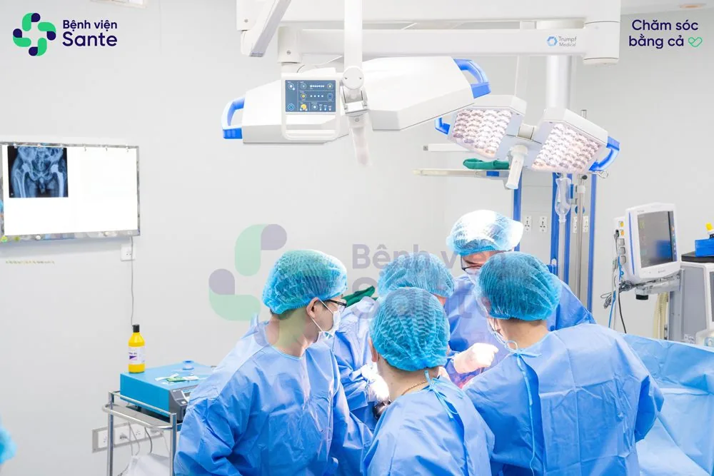24시간 만에 퇴원하는 인공고관절 치환술과 그 숨은 이야기 - 이미지 2 - SANTE 병원 빈탄, 호치민 24시간 만에 퇴원하는 인공고관절 치환술과 그 숨은 이야기 - 이미지 2 - SANTE 병원 빈탄, 호치민